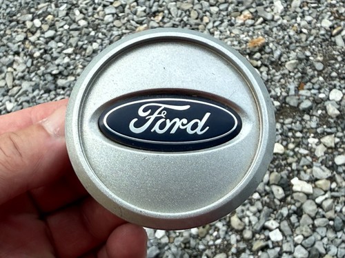 FORD MUSTANG OEM WHEEL CENTER CAP SILVER FINISH 4R33-1A096-BB 2005-2009