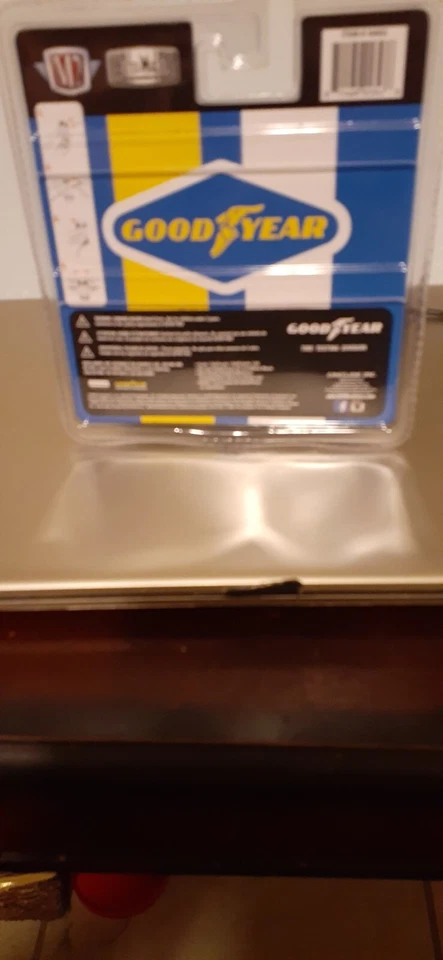 2025 M2 MACHINE ORIELLYS R22 1957 PINK CHRYSLER 300C W ATTACHMENTS - Image 4 of 4