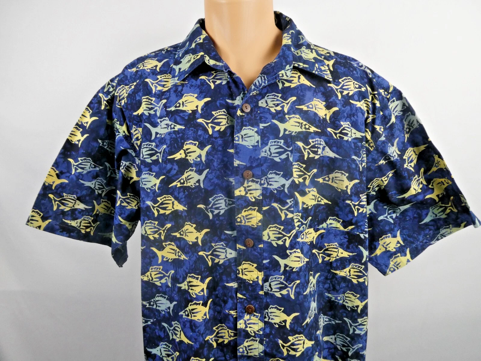 Newport Blue Men's XL Shirt Blue Batik Fish Print Short Sleeve Cotton Aloha