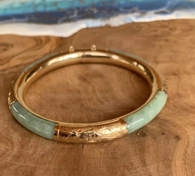 VINTAGE Estate Green JADE Womens Hinged Bangle Bracelet Set In 14kt