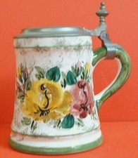 Bierkrug Ma&szlig; Blumen handgemalt 0,5 Liter mit Deckel - gr&uuml;n / Zustand: sehr gut -