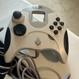 SEGA Dreamcast HKT-3020 Model 1 Games Bundle , 2 Controllers and Memory Card