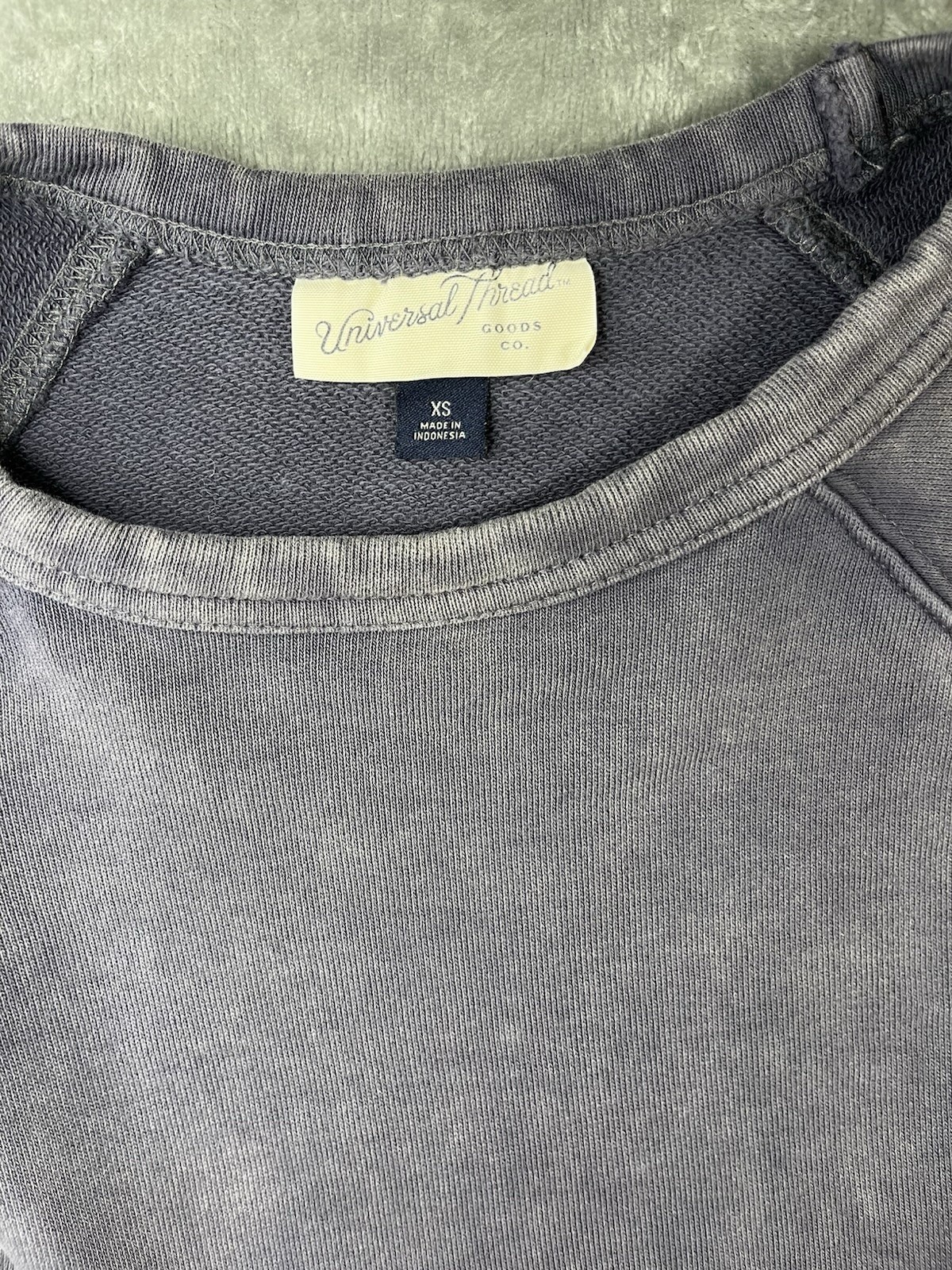 Universal Thread Women’s Sweatshirt Pullover Purp… - image 3