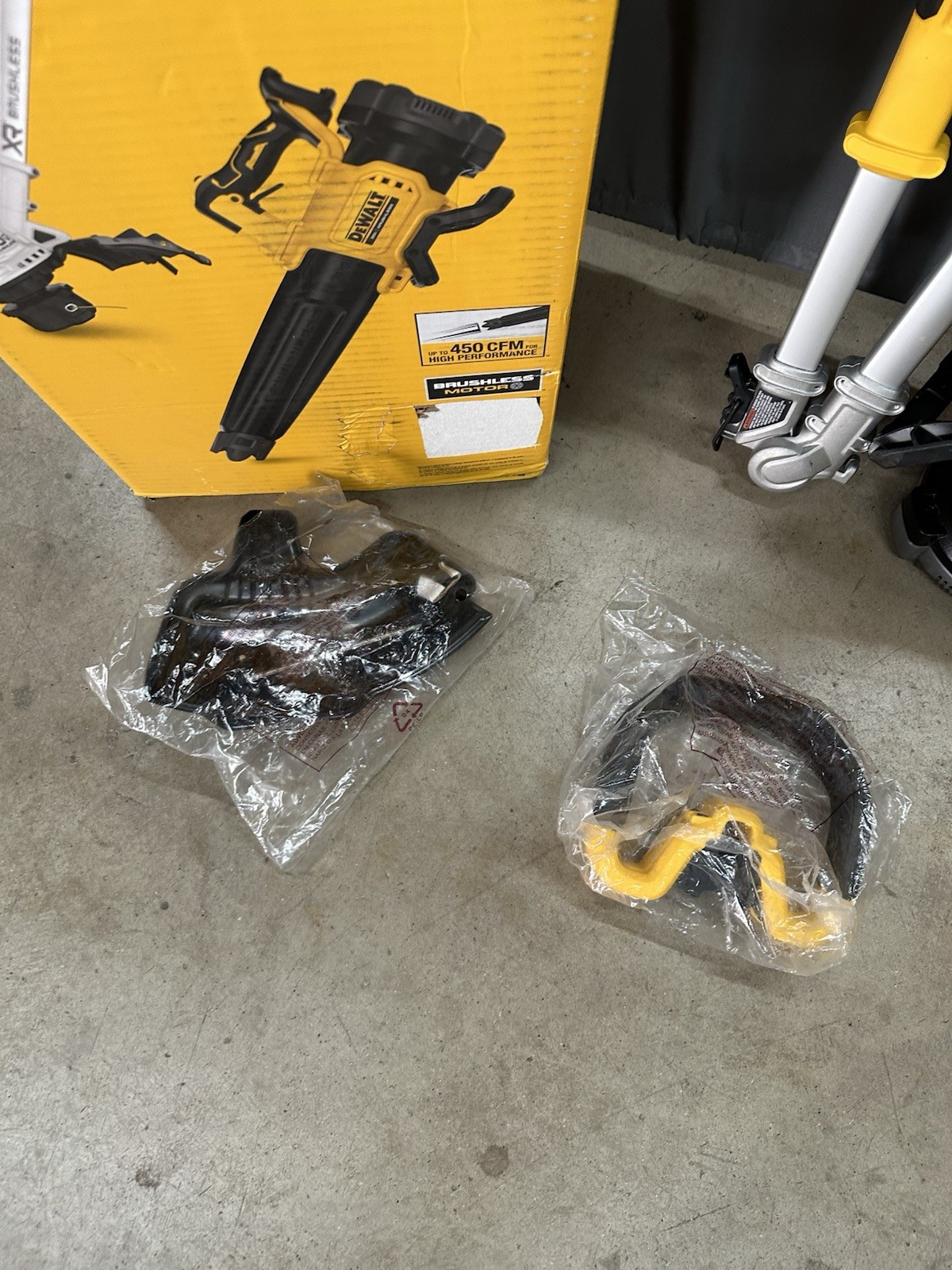 DEWALT 20V XR 14" Folding String Trimmer and Blower (Used)Tool Only (DCKO22M1)