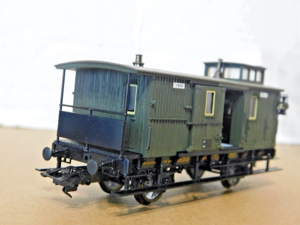 Trix  HO 24104-01 Era I K.Bay.Sts.B Royal Bavarian Packwagen From 24104 Set NIB - Image 3 of 4
