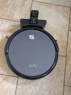 eufy RoboVac 11 Saugroboter mit Fernbedienung und Dock für Ersatzteile oder Reparatur