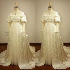 Fluffy Victorian Prom Dress Champagne 17th Century Lace Appliqué Long Sleeve