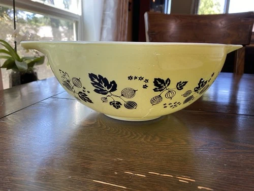 Vintage Pyrex Yellow and Black Gooseberry Pattern 4QT Cinderella Mixing Bowl 444