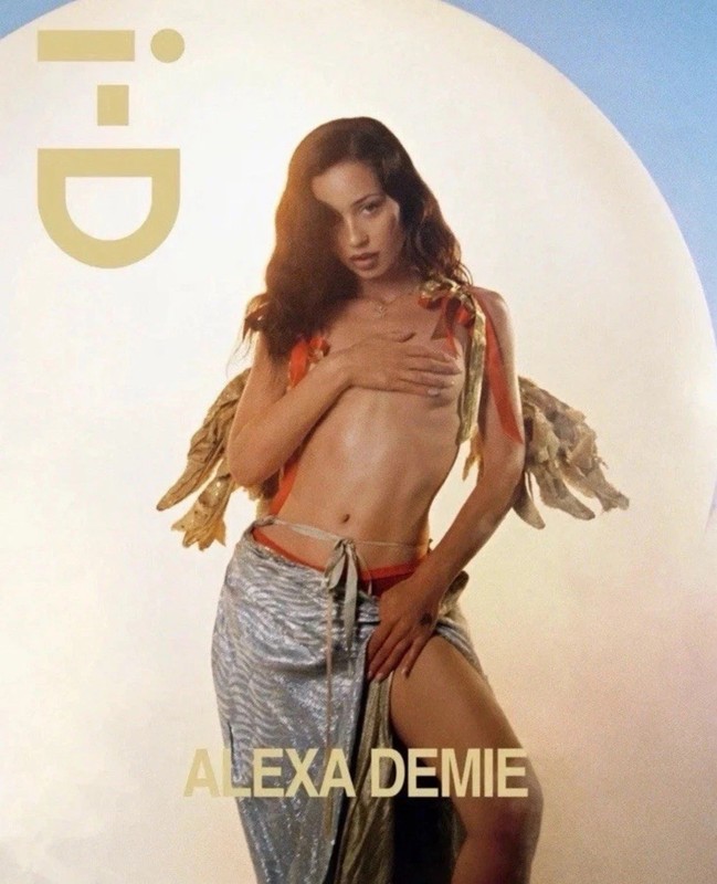 IN HAND i-D Alexa Demie Zine Second Edition - Magazine - 2026 - LE/500
