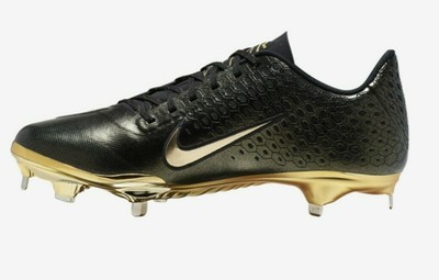 black and gold nike baseball cleats