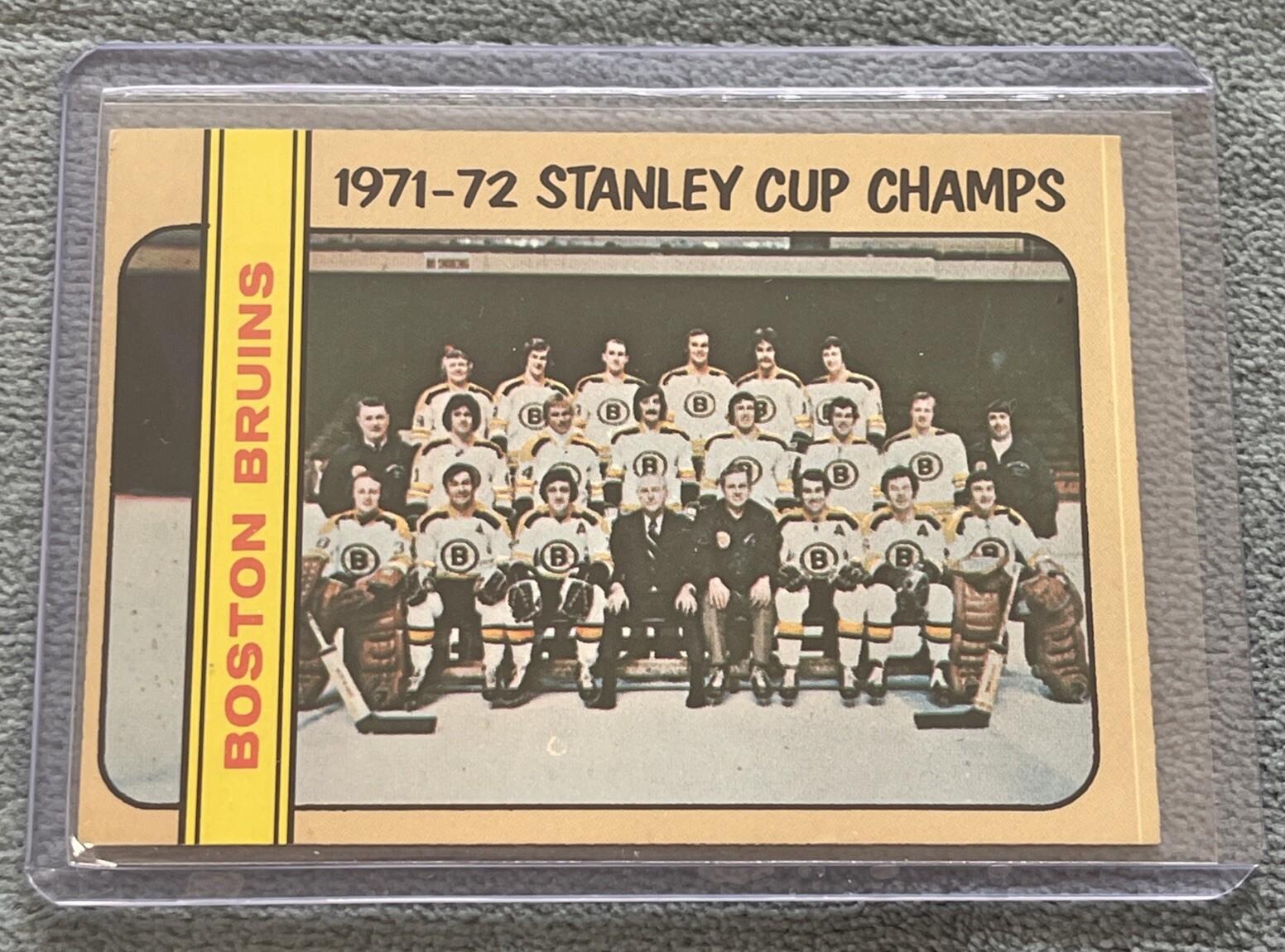 1972-73 Topps #1 1971-72 Stanley Cup Champs Boston Bruins