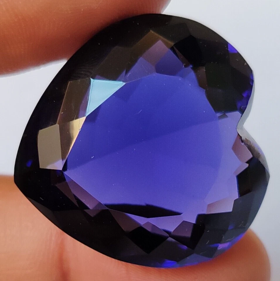 AAA+ 87.5 Ct. Huge Purple Amethyst Heart Shape Loose Gemstone for Ring & Pendant - Image 2 of 4