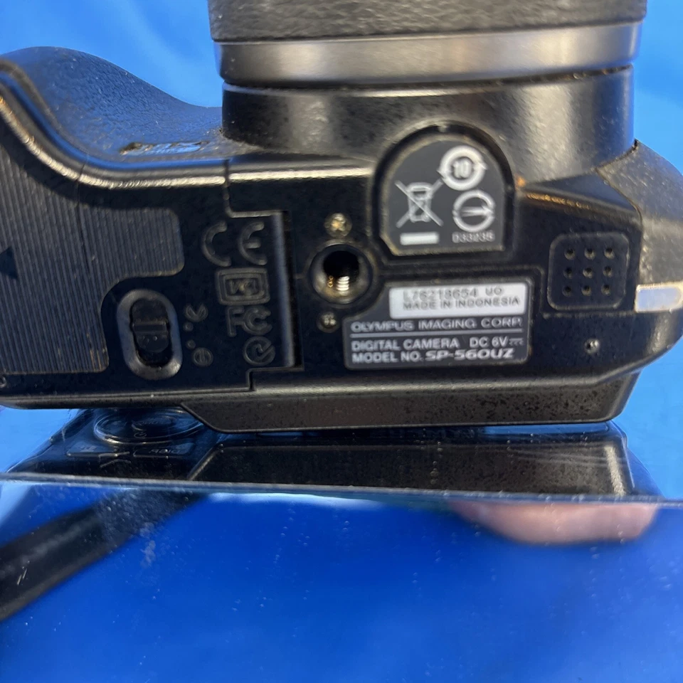 Olympus SP-560UZ 8.0MP Digital Camera 18x Optical Zoom Not Working For Parts - Image 4 of 4