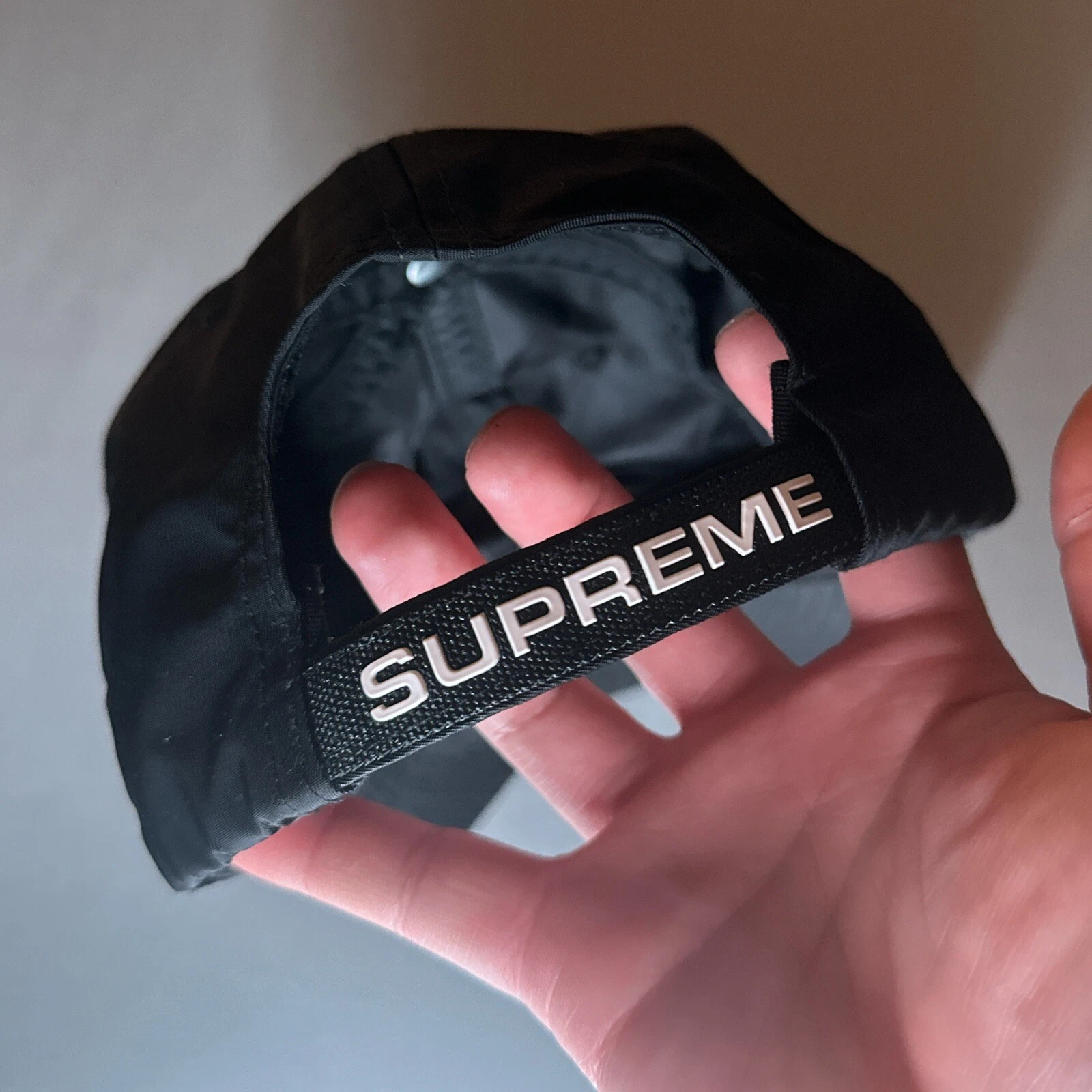 Chapeau Supreme Strap Logo 6 panneaux nylon noir