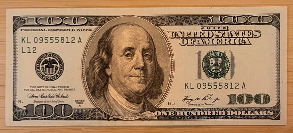 Lot of 2 Consecutive US $100 Dollar Bills 2006-A *555* Over-Inking Error - Image 4 of 4