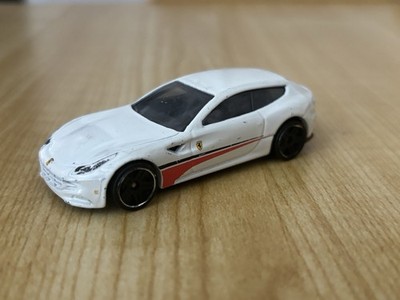 2011 Hot Wheels Ferrari FF Car Diecast White Red Black Collectible Pre-Owned