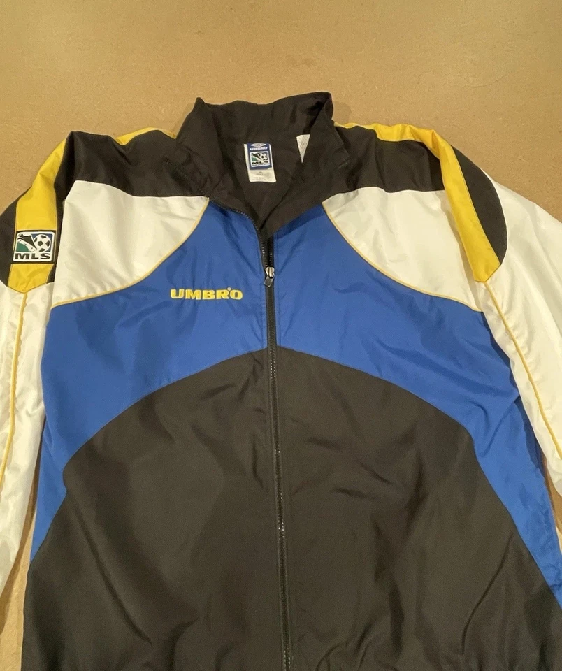 Chaqueta deportiva Umbro MLS vintage años 90. Cremallera completa. Talla grande. Foto 3 de 4