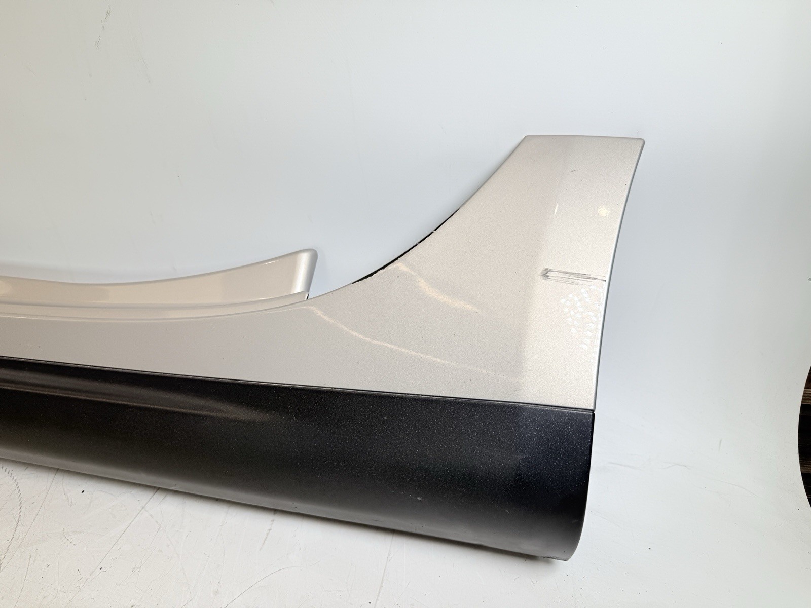 2014 - 2019 MASERATI GHIBLI LEFT DRIVER SIDE ROCKER SKIRT PANEL MOLDING OEM