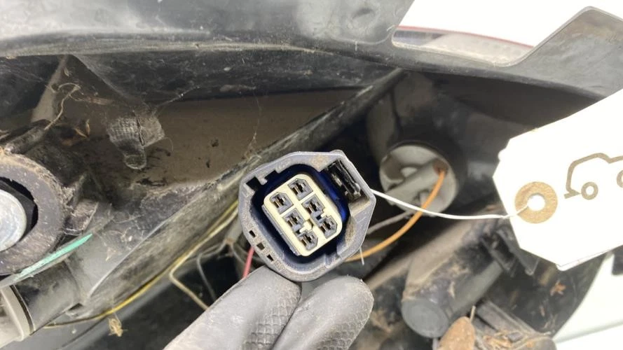 Feu arriere principal droit (feux) FORD FOCUS 3 PHASE 1 1825318 - Photo 3/4