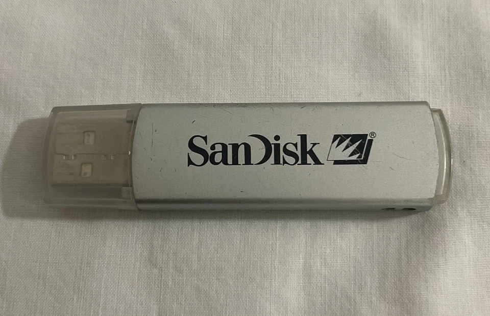 Unidad flash USB SanDisk Cruzer Mini 256 MB de colección usada Foto 2 de 2