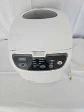 Regal Kitchen Pro Bread Maker Machine White 2-lb loaf, Model K6725. Pre-owned