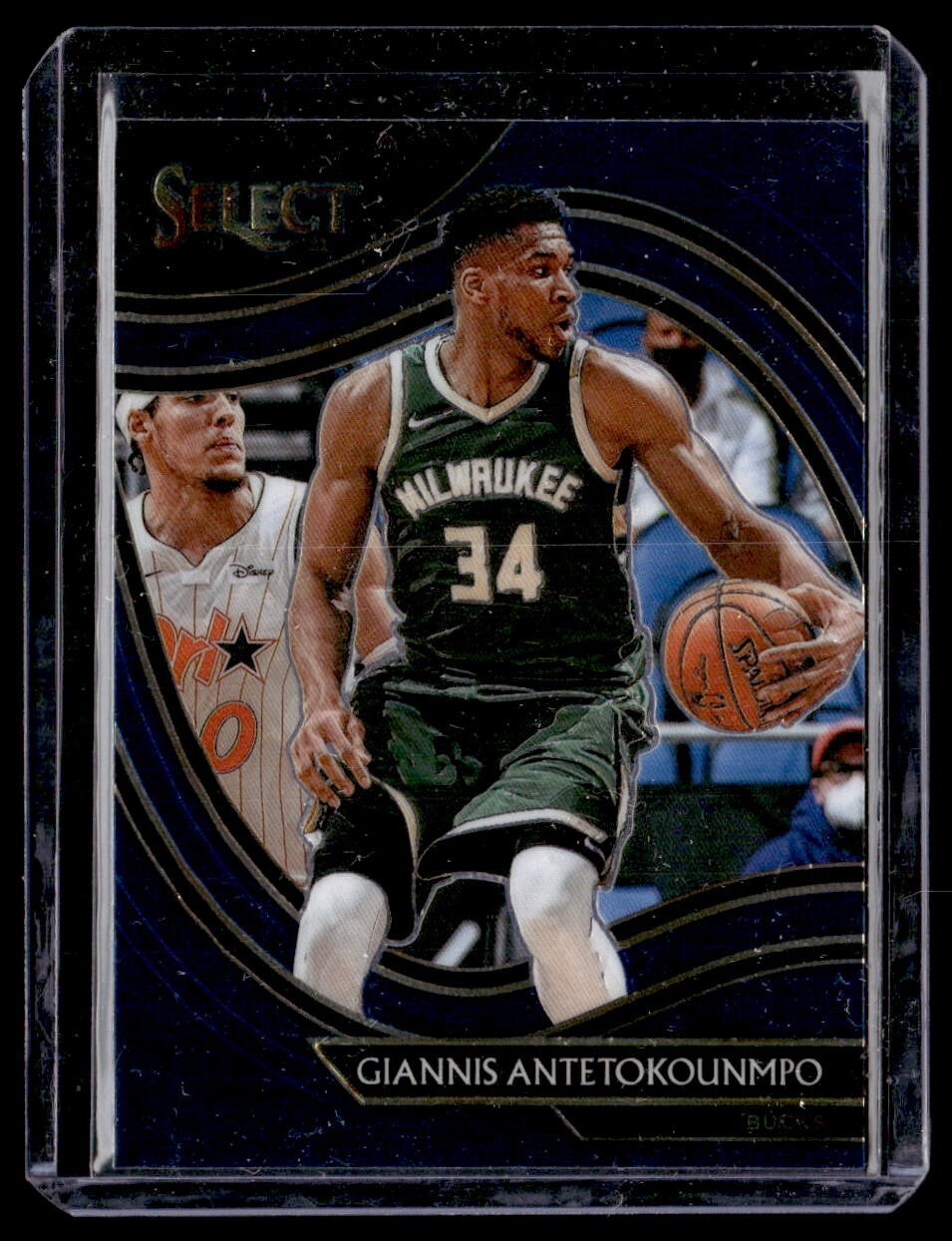 2020-21 Panini Select Retail Giannis Antetokounmpo Courtside #224 Bucks