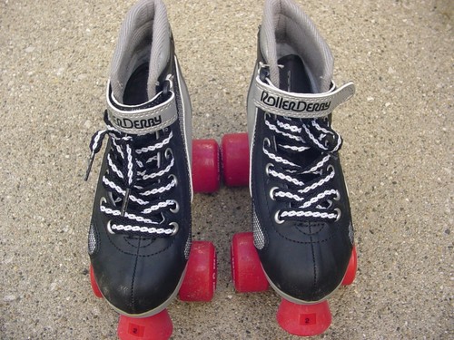 Roller Derby Firestar Roller Skates Black Red Gray Model 1367 Size 2 YOUTH - Picture 8 of 11