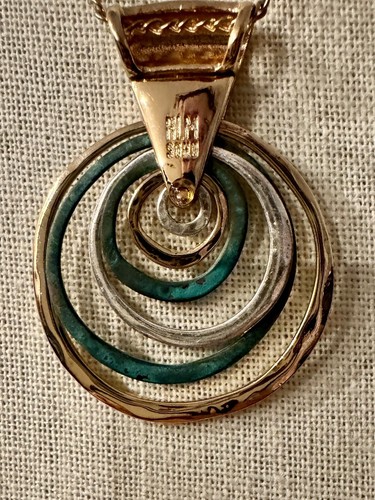 Robert Lee Morris Gold Tone Multi Circle Pendant Necklace Gold Tone - Picture 2 of 9