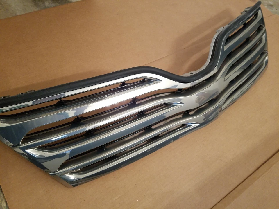 serve 2009-2012 TOYOTA VENZA grade de cetim no para-choque dianteiro NOVO - Imagem 4 de 4