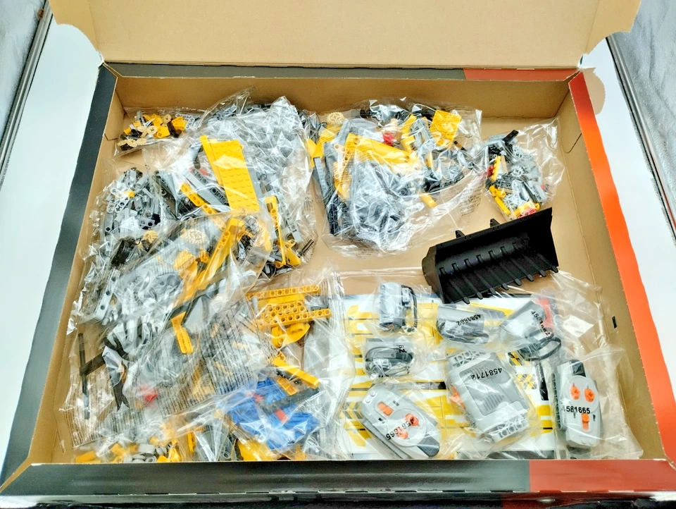 LEGO 8043 Motorized Excavator NEW MISB SEALED BAGS Technic Bagger 42009 42030 - Bild 4 von 4