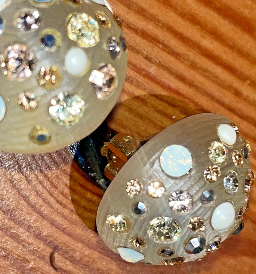 100% Authentic ALEXIS BITTAR Round Crystal and Gold Lucite Clip-on Earrings - Image 3 of 4