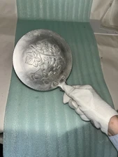 Vintage Everlast Hand Forged Hammered Aluminum Silent Butler Crumb Catcher #552