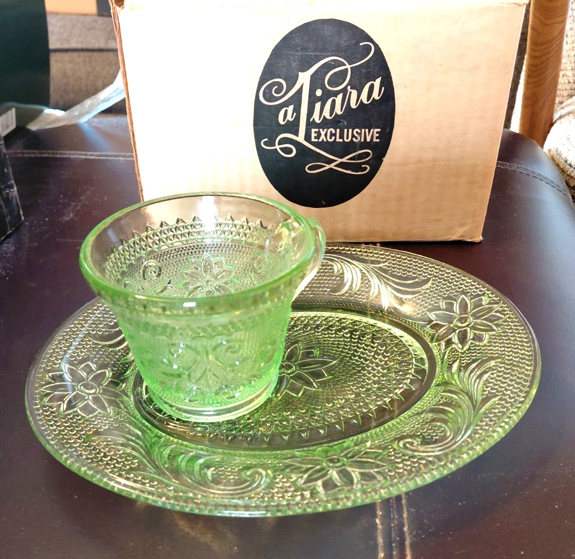 NOS Indiana Tiara Glass Chantilly Green Oval Sandwich Snack Set, 4 plates 4 cups