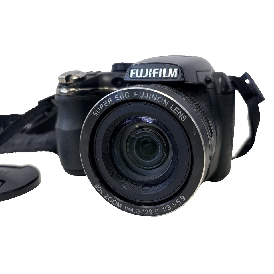 Fujifilm FinePix S4000 14MP Digital Bridge Camera 30x Zoom Black + 16GB SD Card, photo 1 of 5