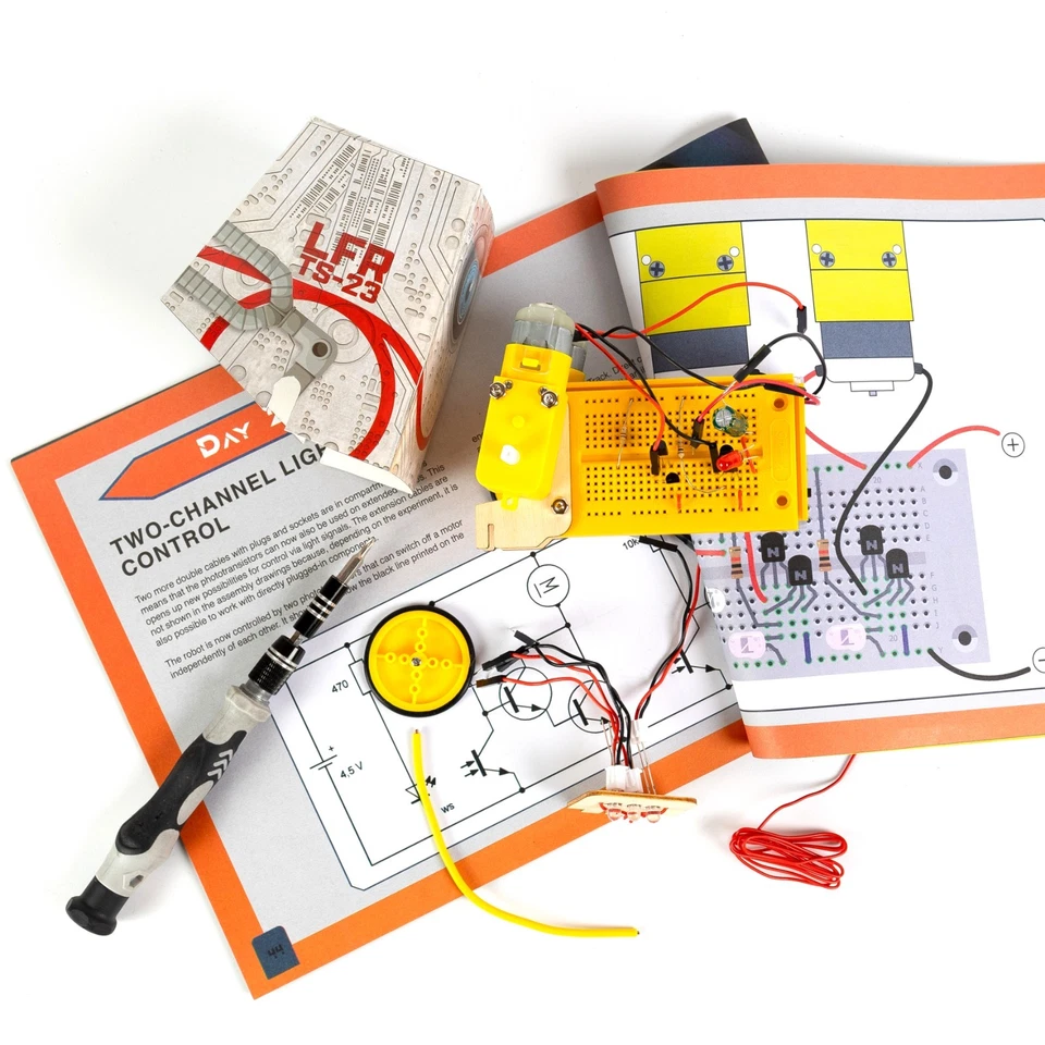 EIGHT Advent Calendar Kit - Build Your Own Robot (NEW) - Image 4 of 4