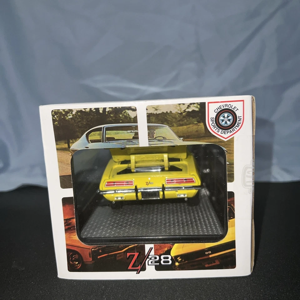 M2 Machines 1969 Chevrolet Camaro Z/28 Diecast 1/24 R83 - Image 3 of 4