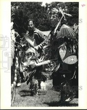 1994 Press Photo Nine Mile Point Trading Post - Chris Perez and Son at Pow Wow