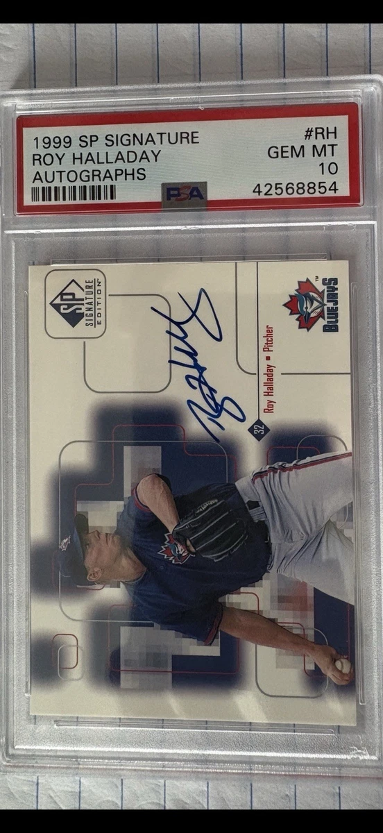 Roy Halladay Autographed Baseball Sports Trading Cards