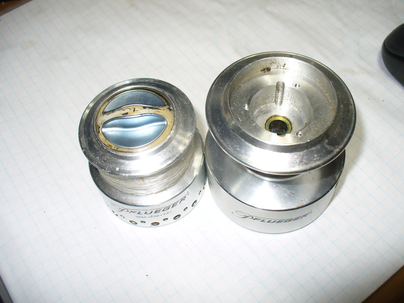 2  Pflueger MEDALIST  Spools Replacement Part Gear Ratio 4.6:1 ,5.2Fishing Reel