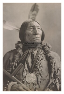 CHIEF WOLF ROBE CHEYENNE NATIVE AMERICAN LEADER HOLDING PIPE 4X6 PHOTO