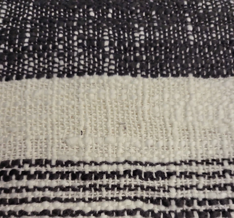 KAS Room Payton Standard Sham 20 x 26 Gray Women Stitch Gray White Striped Solid Foto 2 de 4