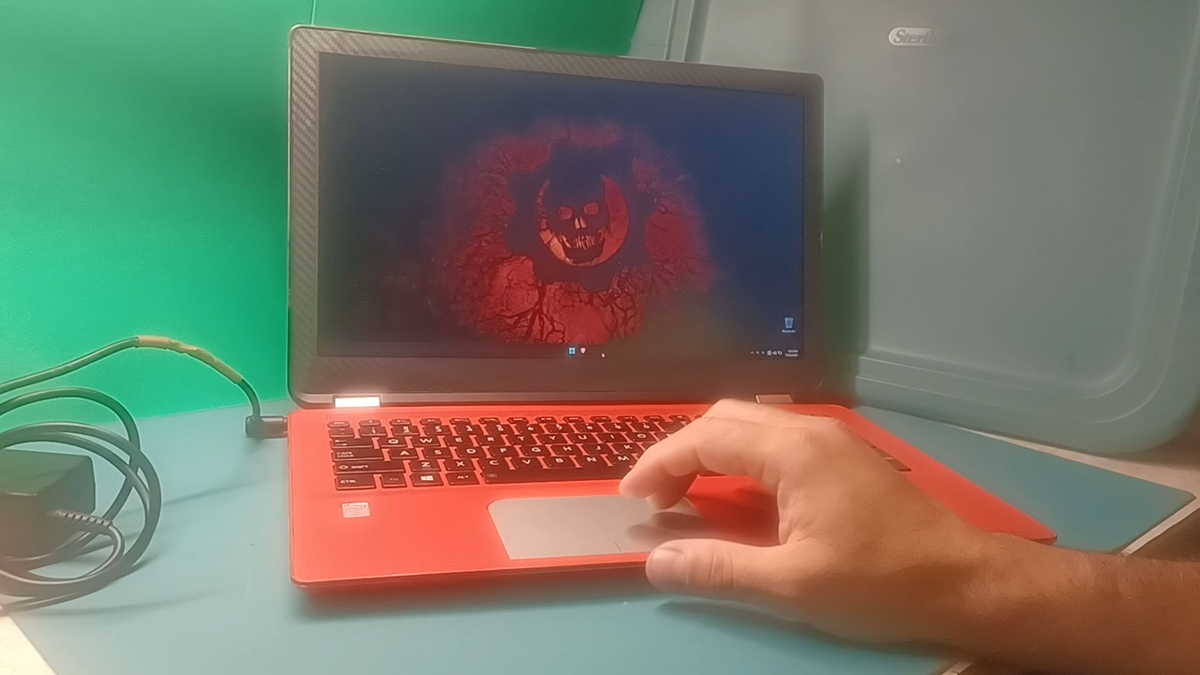 Toshiba p55w-b5224 / Core i7 4th gen / 8 GB ram /128 GB SSD/ Win
