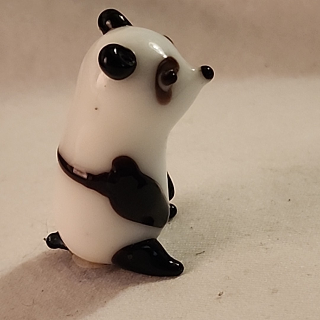 Holtzheimer Decoratives Art Glass Very Miniature Panda Bear Figurine
