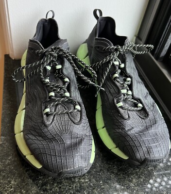 Reebok Mens size 7.5 Womens 9, Zig Kinetica training sneakers