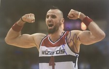 12) Marcin Gortat signiert Basketball NBA Foto Unterschrift Autogramm signed