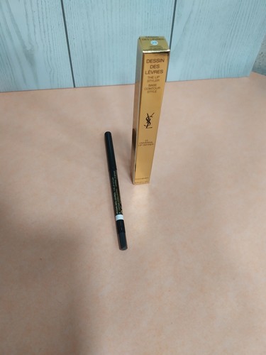 Yves Saint Laurent Dessin Des Levres The Lip Styler 0,35gr - Imagen 7 de 8