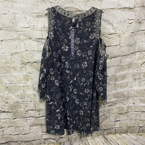 Bke Boutique Womens XS Cold Shoulder Top Gray Gold Embroidery Floral I11 - Picture 4 of 6