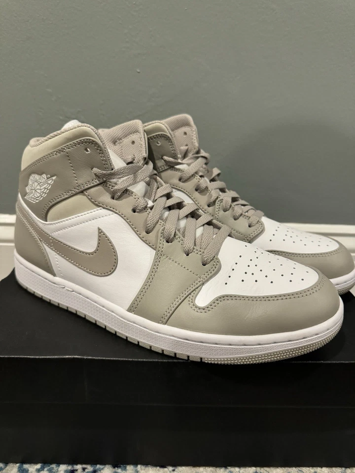 Air Jordan 1 Mid College Gris/Hueso Claro Talla 11 Foto 2 de 4