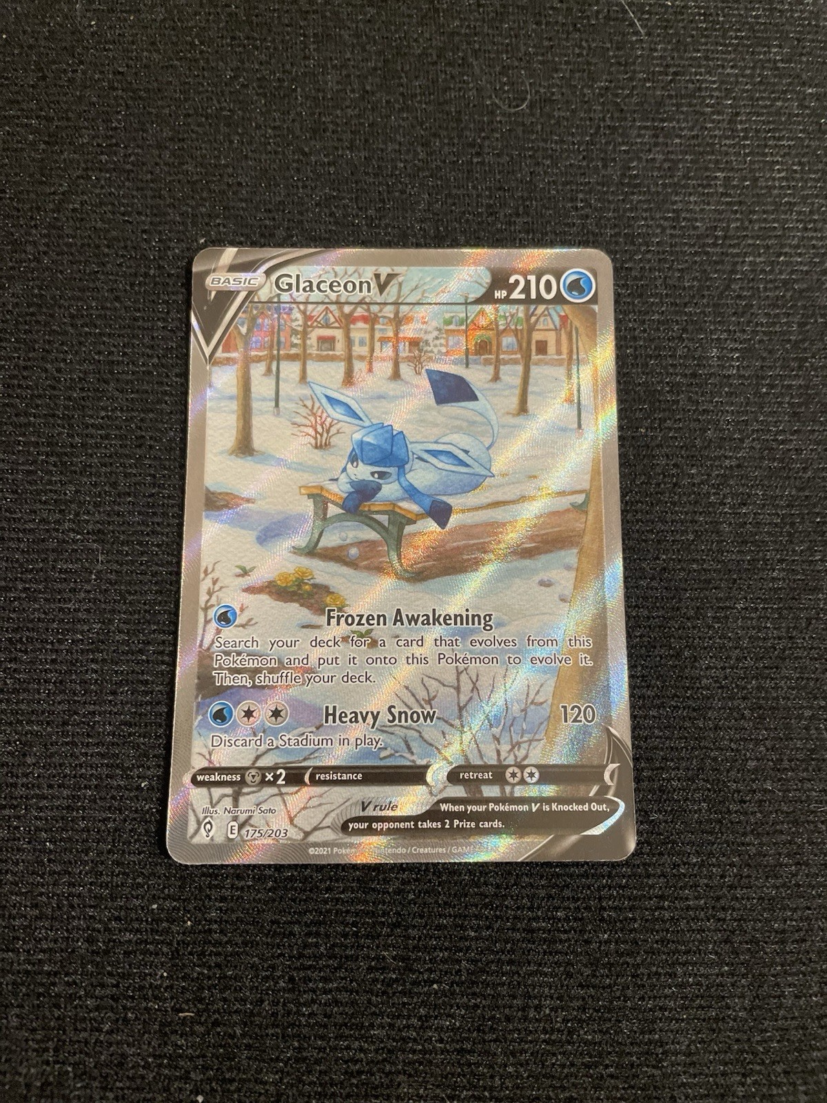 Glaceon V (Alternate Full Art) 175/203 SWSH07: Evolving Skies Holo
