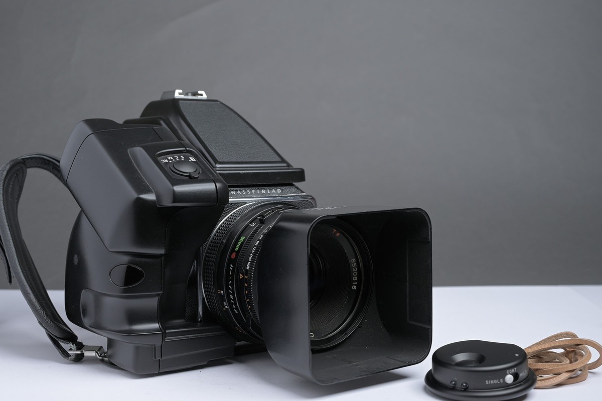 Hasselblad 503cw Kit + Hasselblad 80mm f/2.8 CF T* + CW winder +
